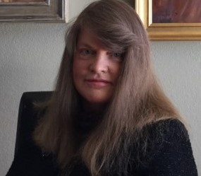 A portrait of a woman