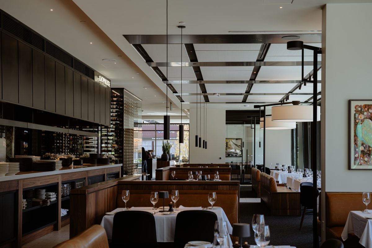 restaurant dining room