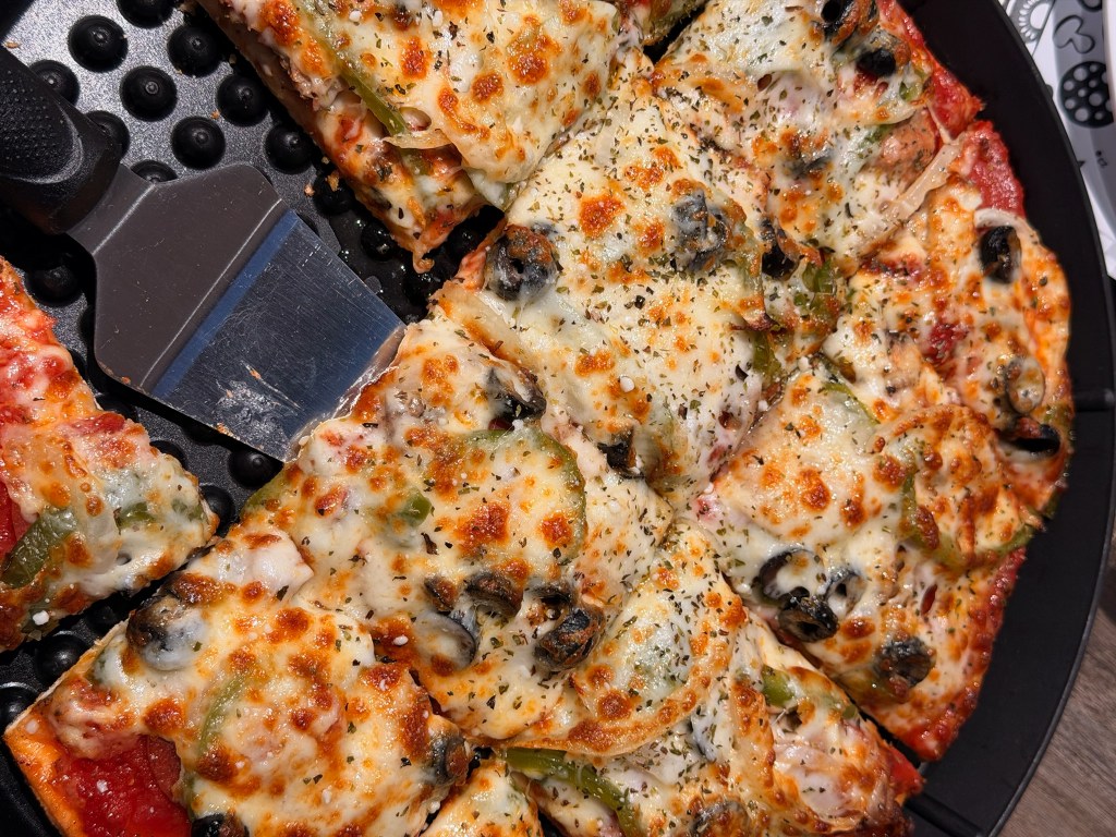 tavern-style pizza