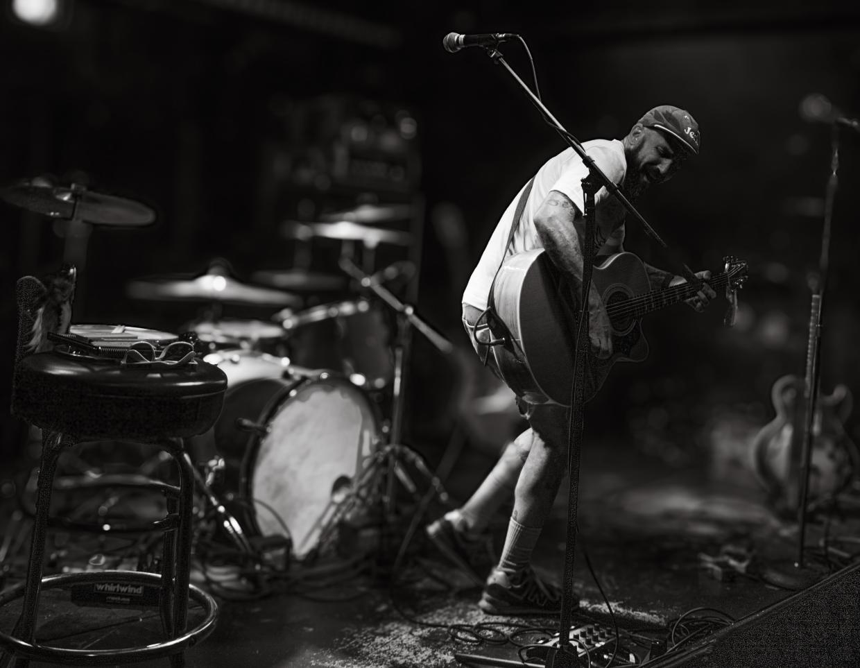 Broken-Heart Ballads: Gentleman Deluxe Offers an Alternative Valentine’s Day Concert