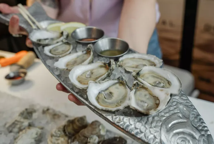 platter of oysters