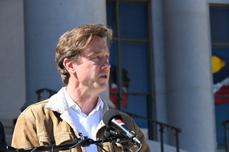 Johnston Signs Executive Order Targeting Denver ICE Activity