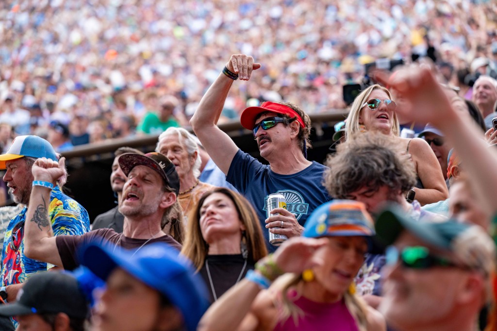 Fans at Widespread Panic