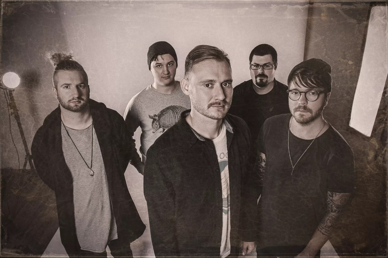 A Fan Proposed to His Girlfriend by Playing a Pandas & People Song