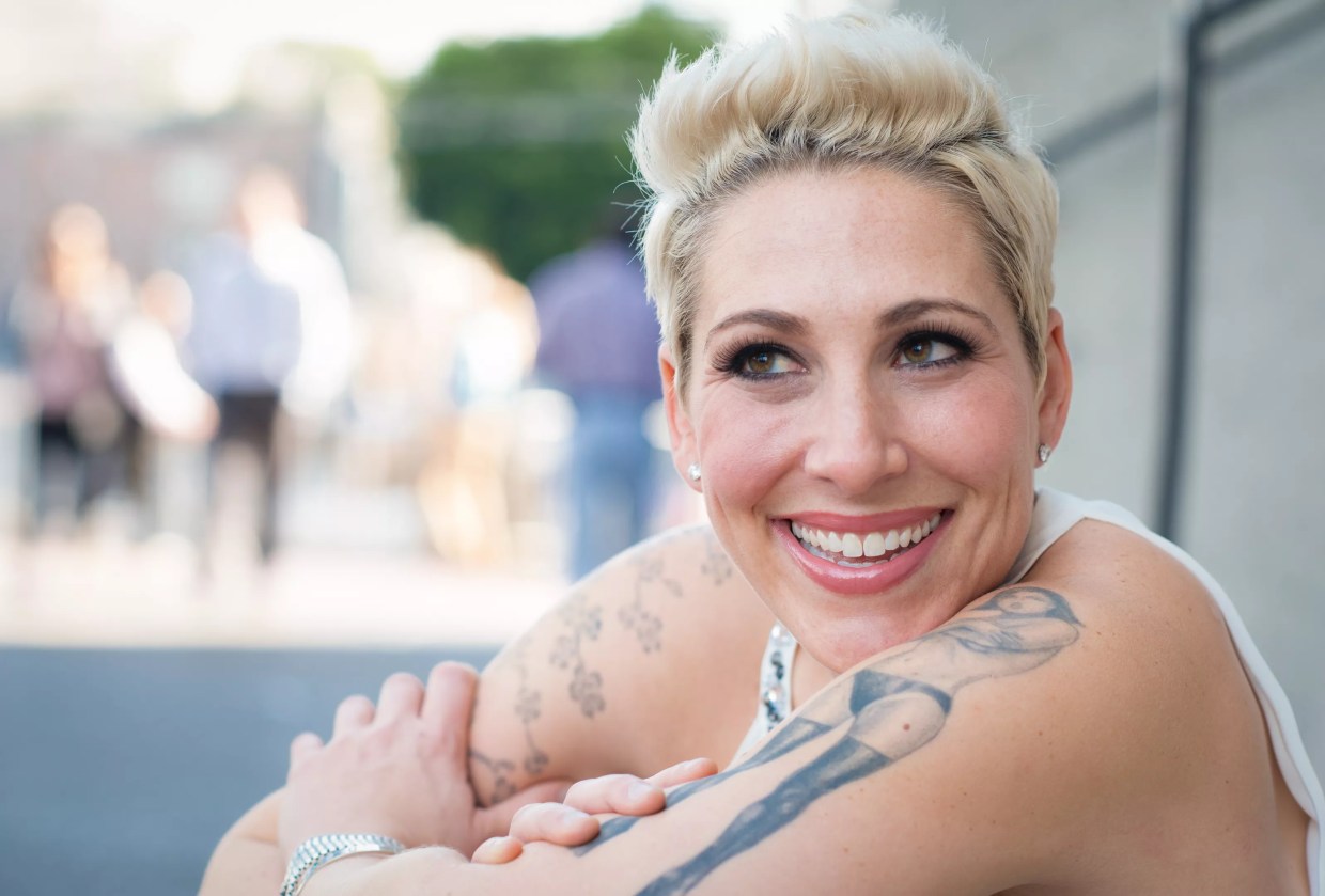 Lesbian Dating Guru Frankie Bashan on Why Online Dating Kills Love