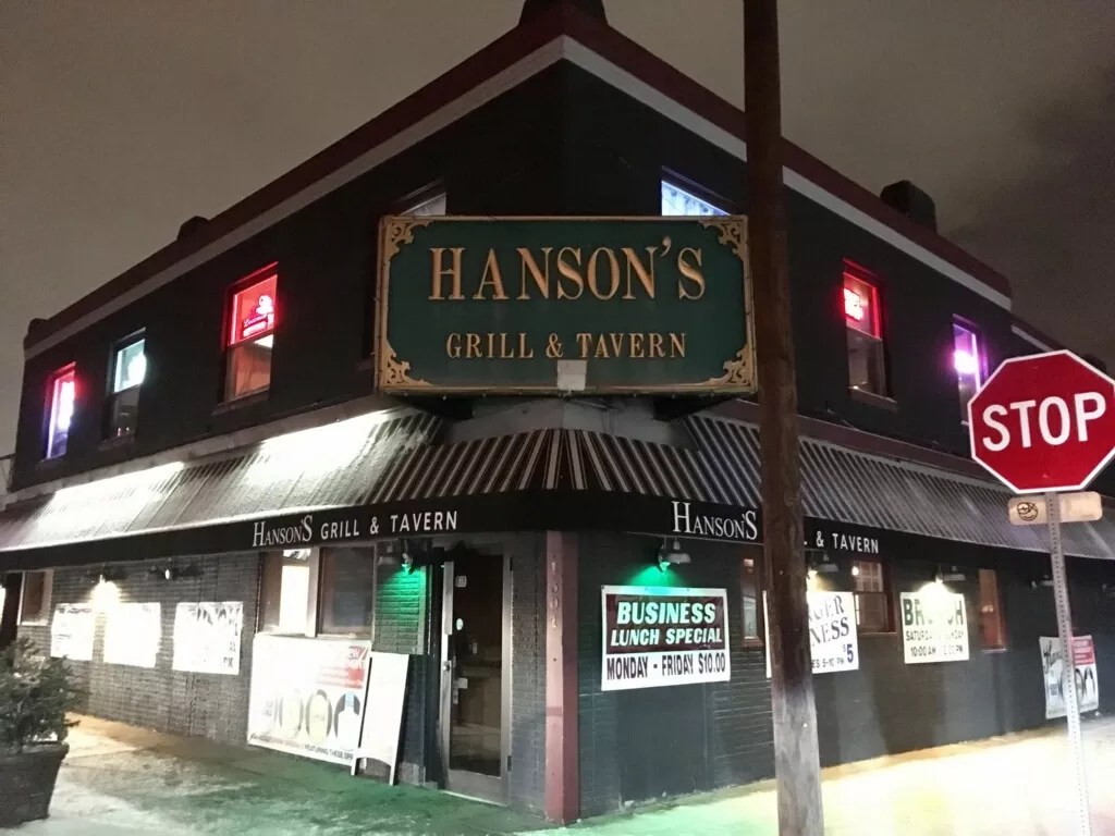 Hanson’s Grill & Tavern Keeps Its Neighborhood Aura After Ownership Change