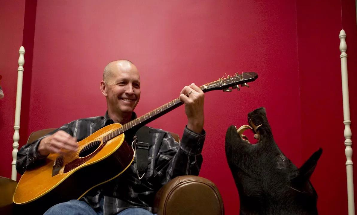 Marty Jones Fears Playing Solo, but That’s Not Stopping Him