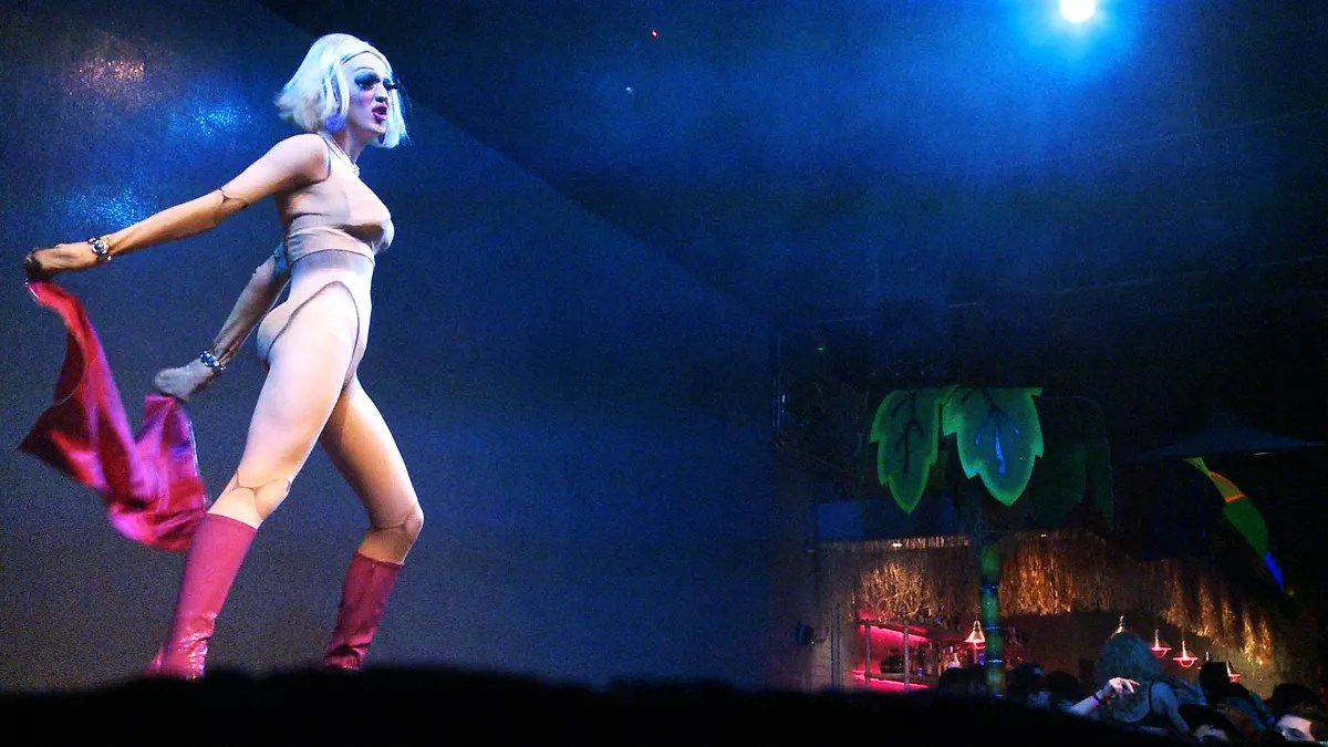 Queens Dress (and Undress) to Impress at the 2017 Ultimate Queen Competition