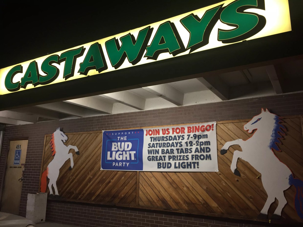 Castaways Lounge Serves Up Cheap Drinks and Vacation Giveaways in Thornton