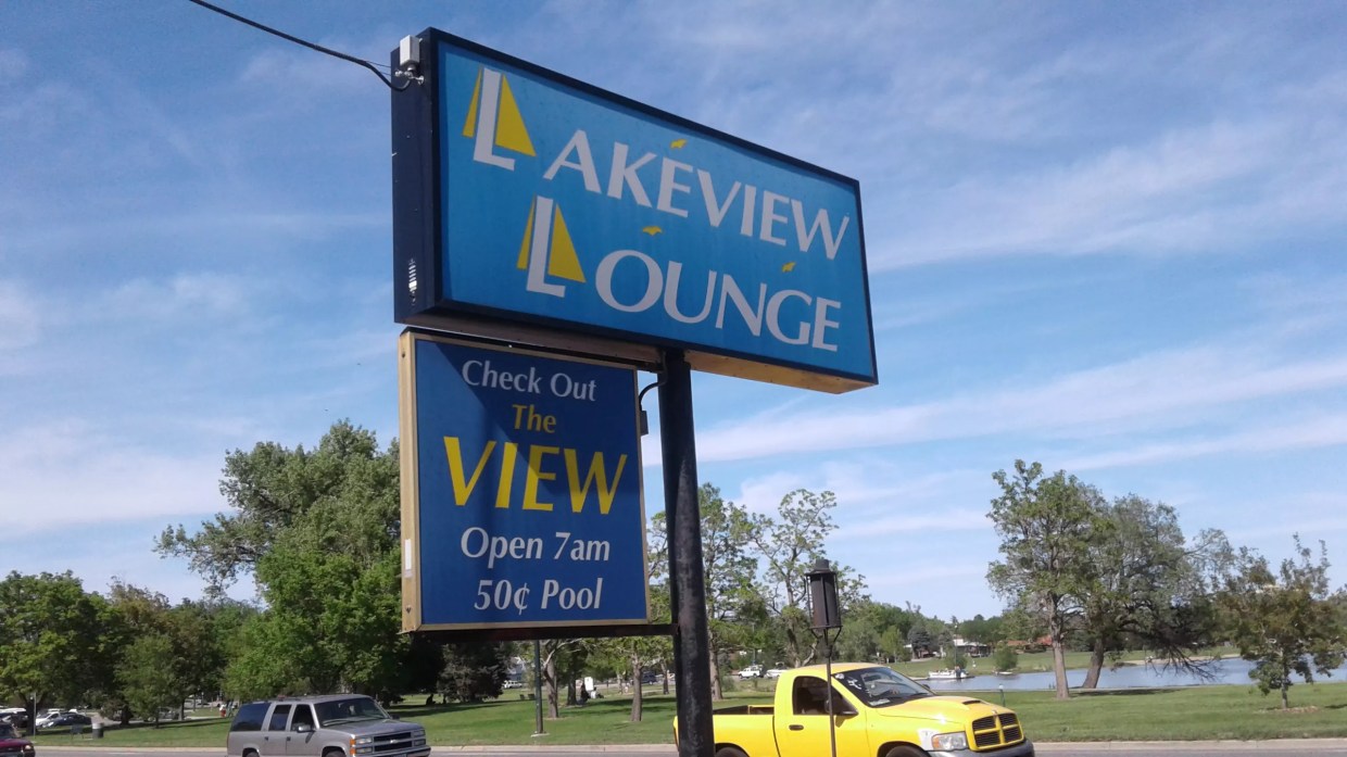 Lakeview Lounge Welcomes the Neighborhood in Tiny Edgewater