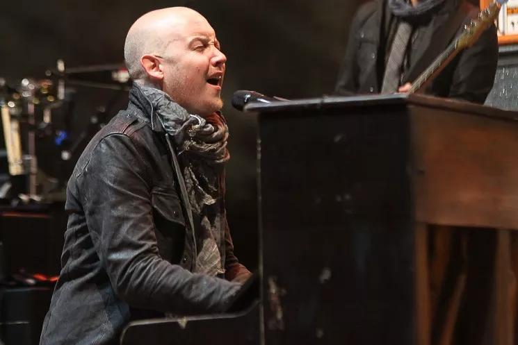 Hear This Mexican Teenager’s Love Song for Isaac Slade and the Fray