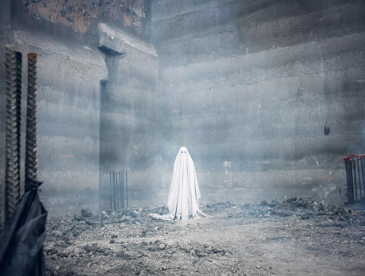 David Lowery’s <i>A Ghost Story</i> Gets Lost in Time and Space