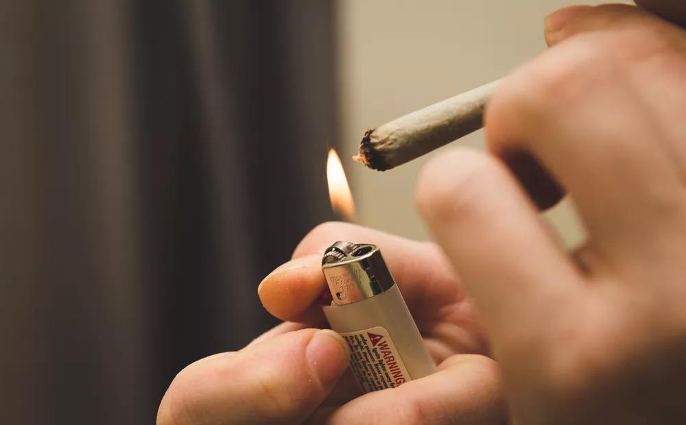 Dear Out-of-State Performers: Stop Getting Too F*cked Up on Marijuana