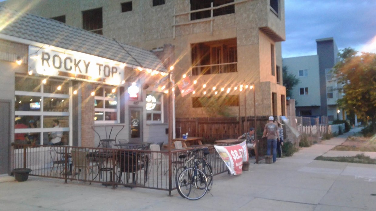 Rocky Top Tavern Brings the Wings in Regis