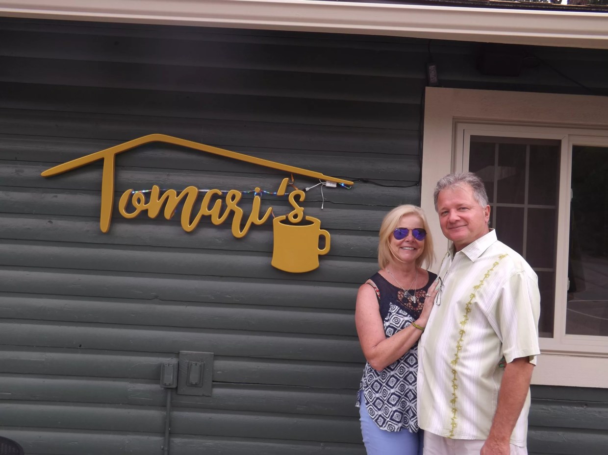 Tomari’s Serves Coffee and Small-Town Charm Across From Tiny Town