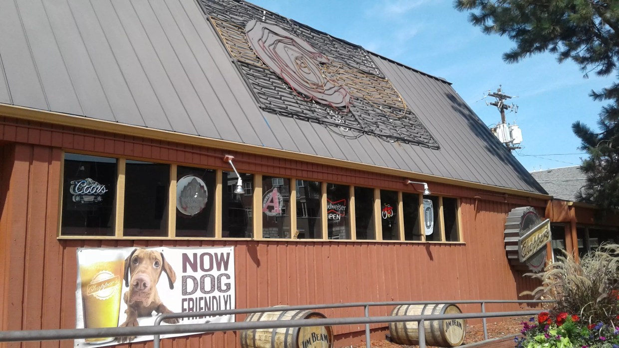 Chopper’s in Cherry Creek: Power Lunches, Sports and Possibly Cougars