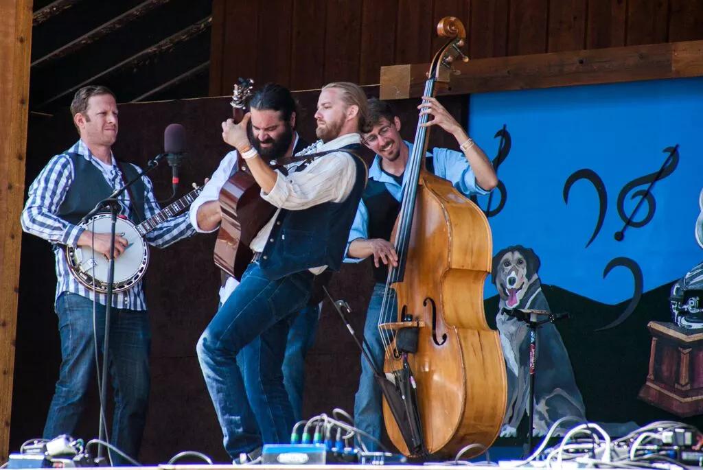 Jonny Miller of the Lonesome Days Finds Healing in Painful Songs