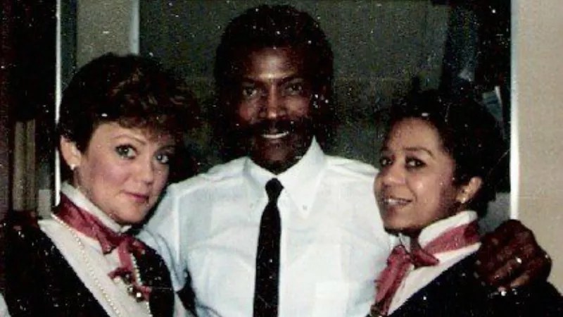 Firing Flight Attendants Who Watched an iPad May Cost United $1.5 Million