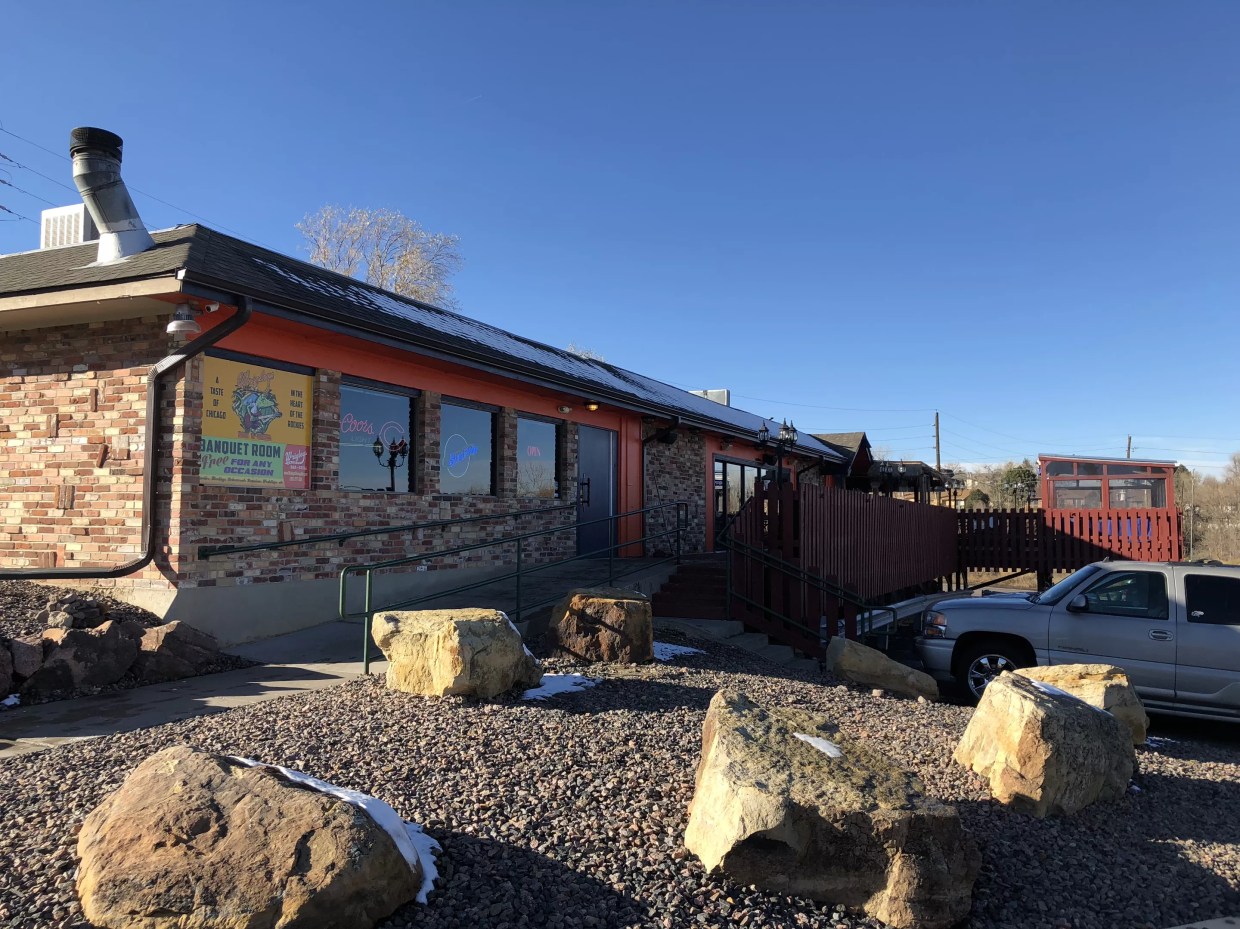 Wrigley’s Is Golden’s Neighborhood Bar for Chicago Transplants