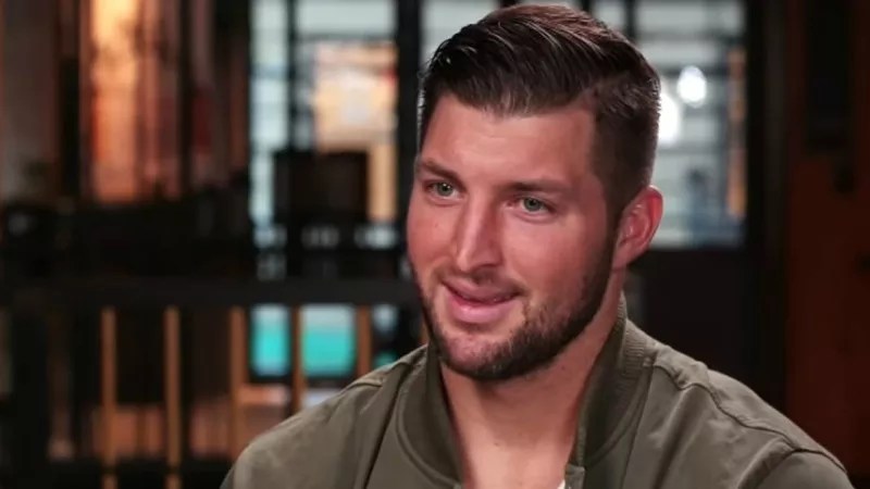Funniest Tweets Accusing Just-Engaged Tim Tebow of Not Being a Virgin