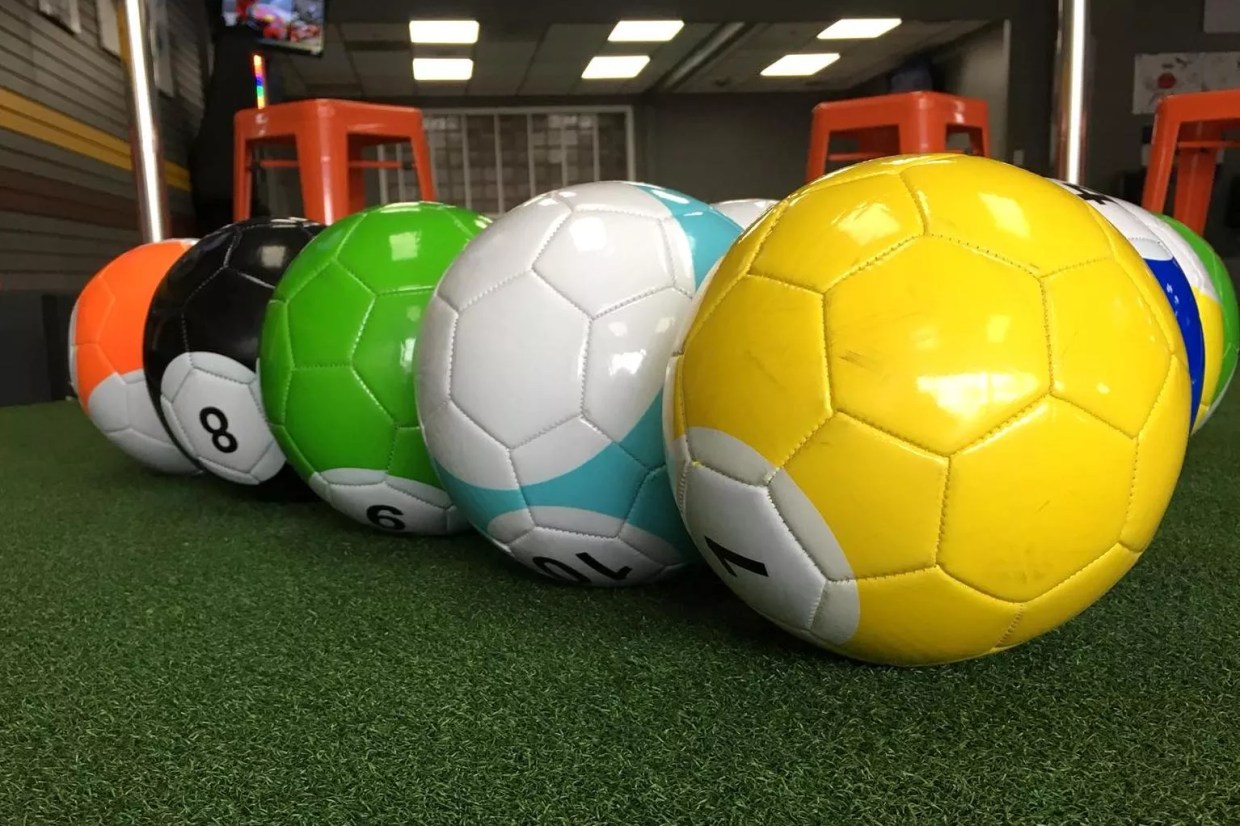 The Ten Best Neighborhood Watering Holes for Bar Games