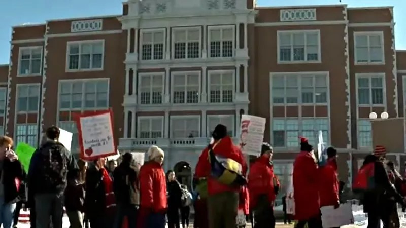 Pissing Match Between DPS and Union Over How Many Teachers Are Striking
