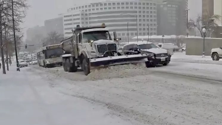 Reader: The Plowing Here Is Ridiculous for a Major City