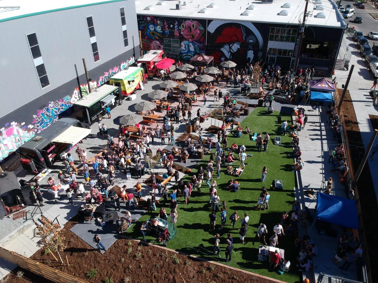 “Shhh: I don’t want my favorite outdoor bar to get any more crowded!”