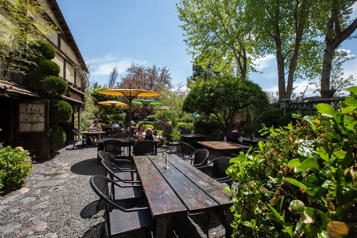 City to Consider Temporary Restaurant Outdoor Seating Proposals