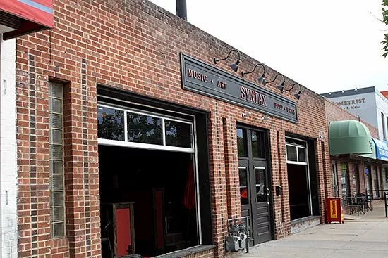 Broadway Roxy Opens in Former Syntax Physic Opera Space