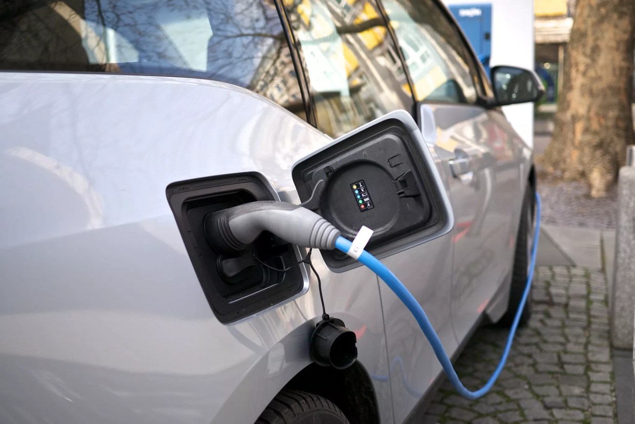 Are Colorado Car Buyers Ready to Drive the Electric Vehicle Revolution?
