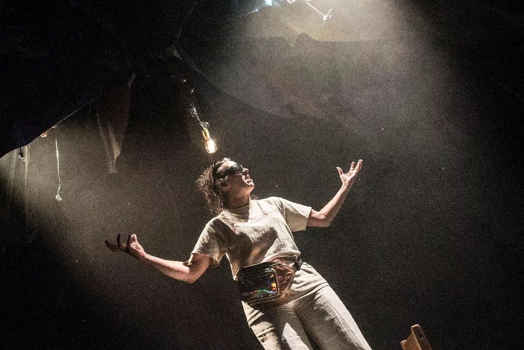 Everybody Dies in <i>Everybody,</i> a Comedy From the Catamounts