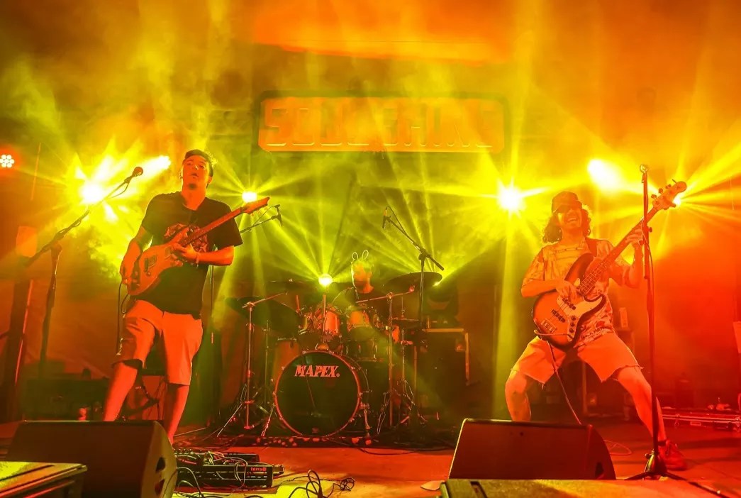 Cycles Jams With Game-Show Antics