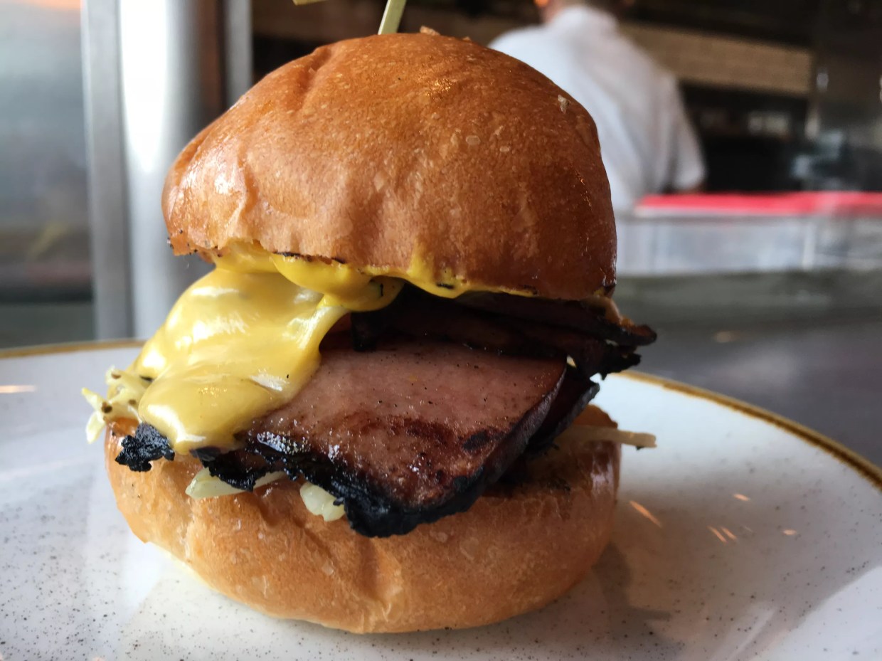 Fish N Beer Is a Shell of a Deal During Happy Hour