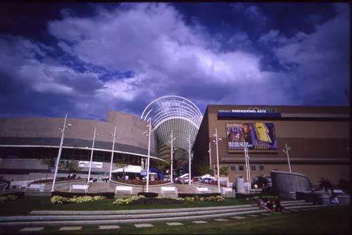 Dropping the Dime: You Can Use Cash at Denver Performing Arts Complex