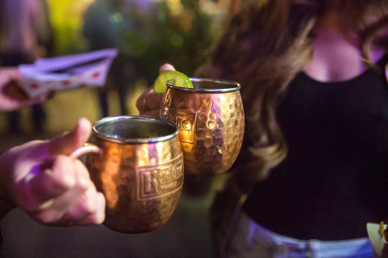 Drink Up: Restaurants Can Continue to Offer Liquor for Pick-Up, Delivery