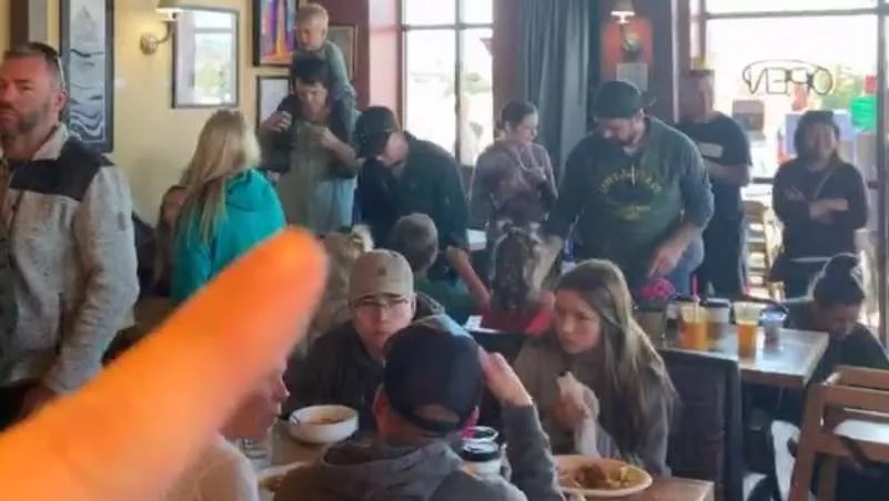 COVID-19: Restaurant Gives the Finger to On-Site Closure Order