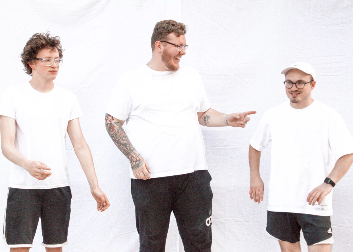 Human Inferior Invited Ten People to a House Show, Made Fans Anxious