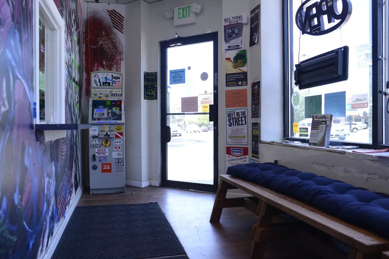 Denver Police: Thieves Targeting Marijuana Customers Outside Stores