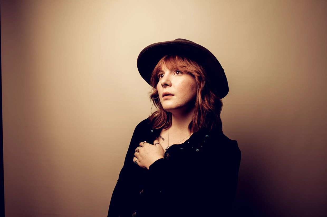 ELLSWORTH Draws From the Struggles of the New Lost Generation