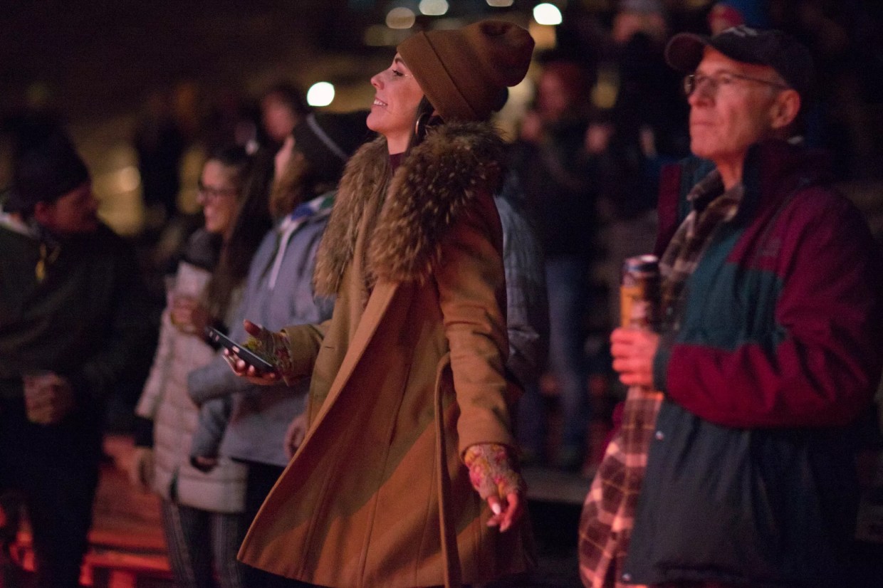 Want a COVID Vaccine, a T-Shirt and a Soda? Try a Red Rocks Concert