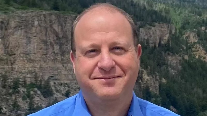 Will You Get Vaccinated If This Man Gives You a $100 Walmart Card?