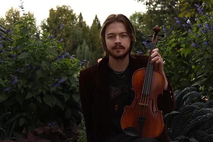 Tomas Sen Melds Musical Influences and Eras on <i>Listen!</i>