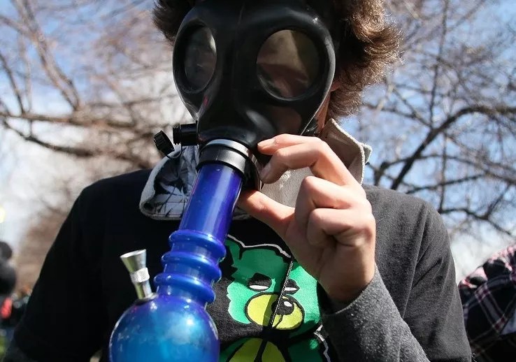 Too High? A Medical Marijuana Expert Explains How to Stop THC Freakouts