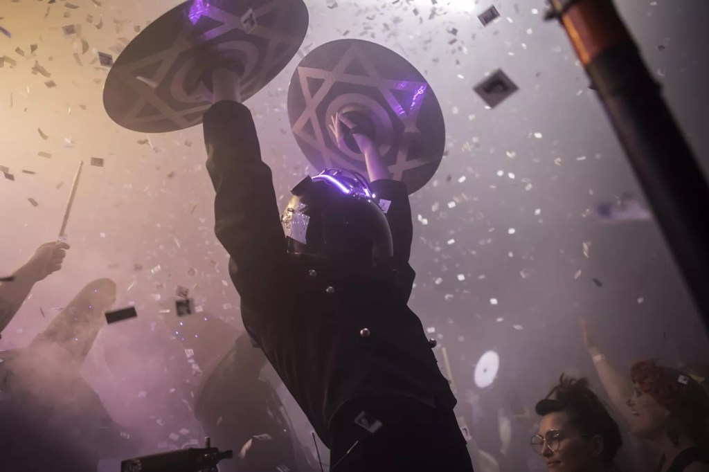 itchy-O performing at Hallowmass