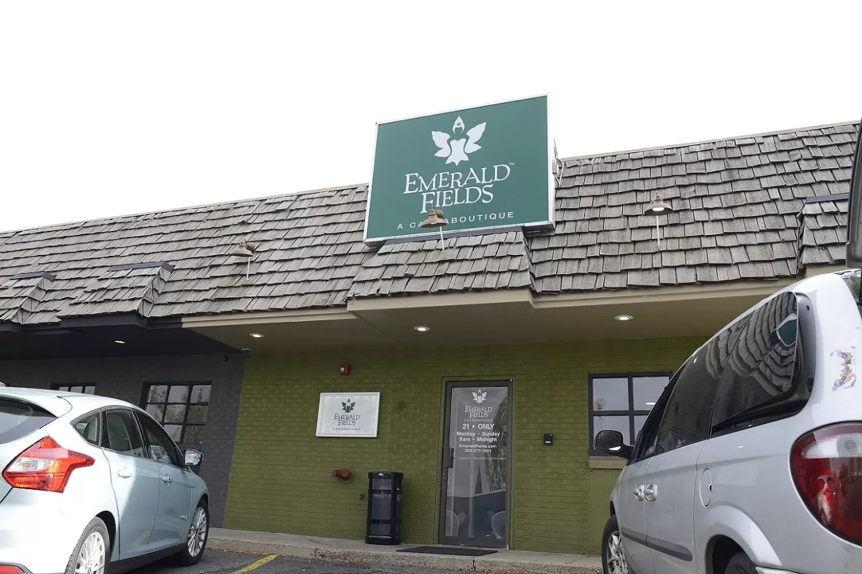 Schwazze Agrees to Buy Emerald Fields, Smokin Gun Dispensaries