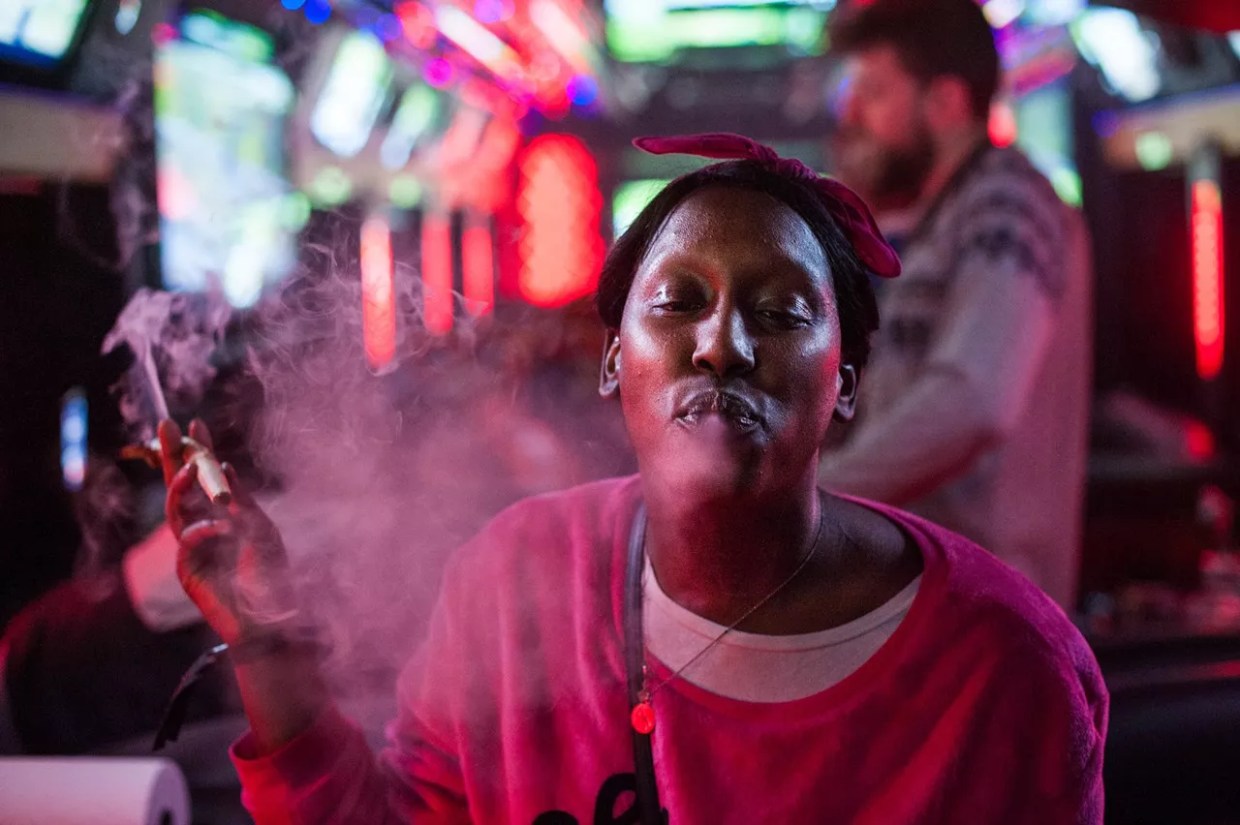 Reader: I Don’t Want to Be Stuck in a Tube With Someone Who Hot-Boxed to the Airport