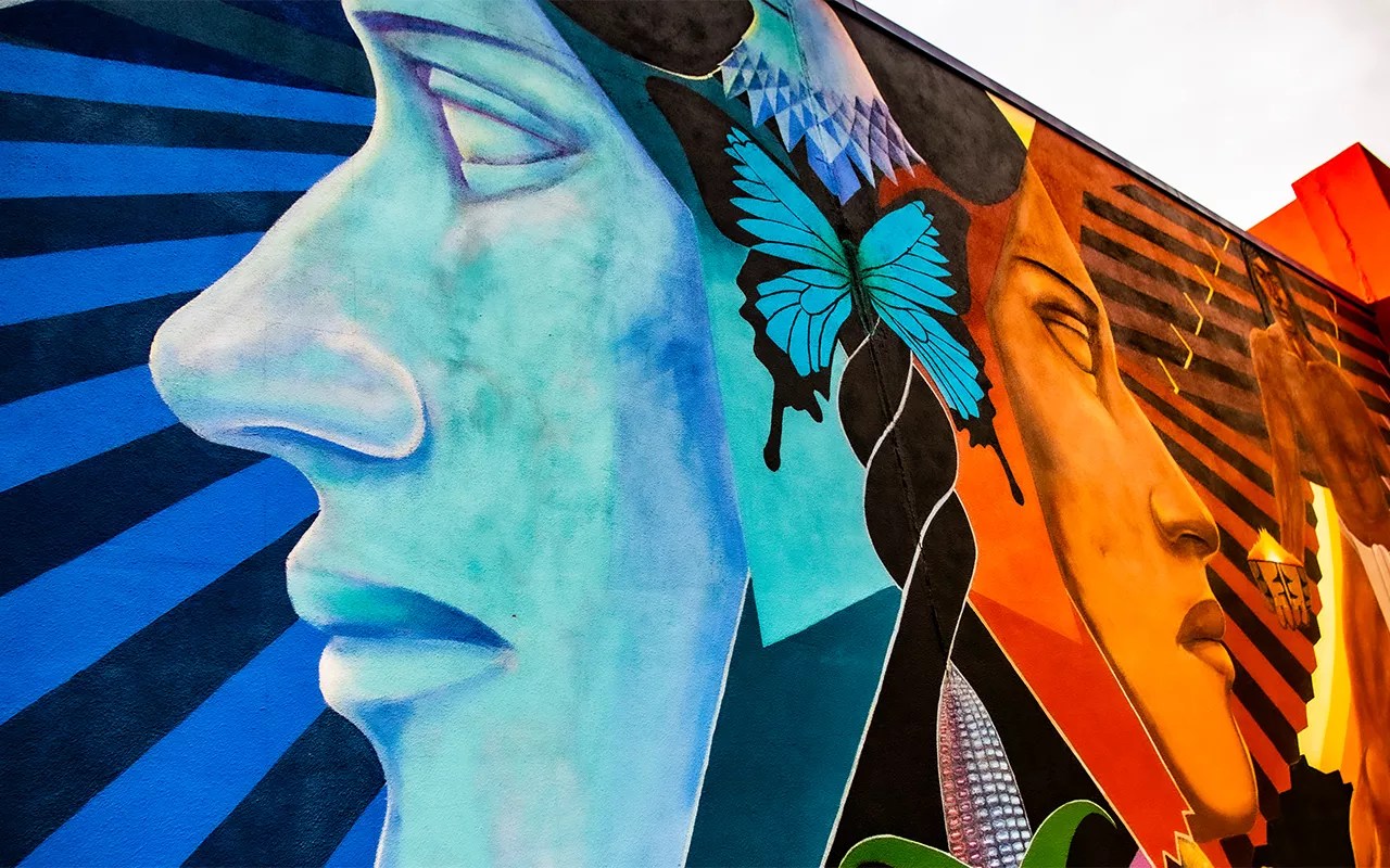 mural two faces la alma