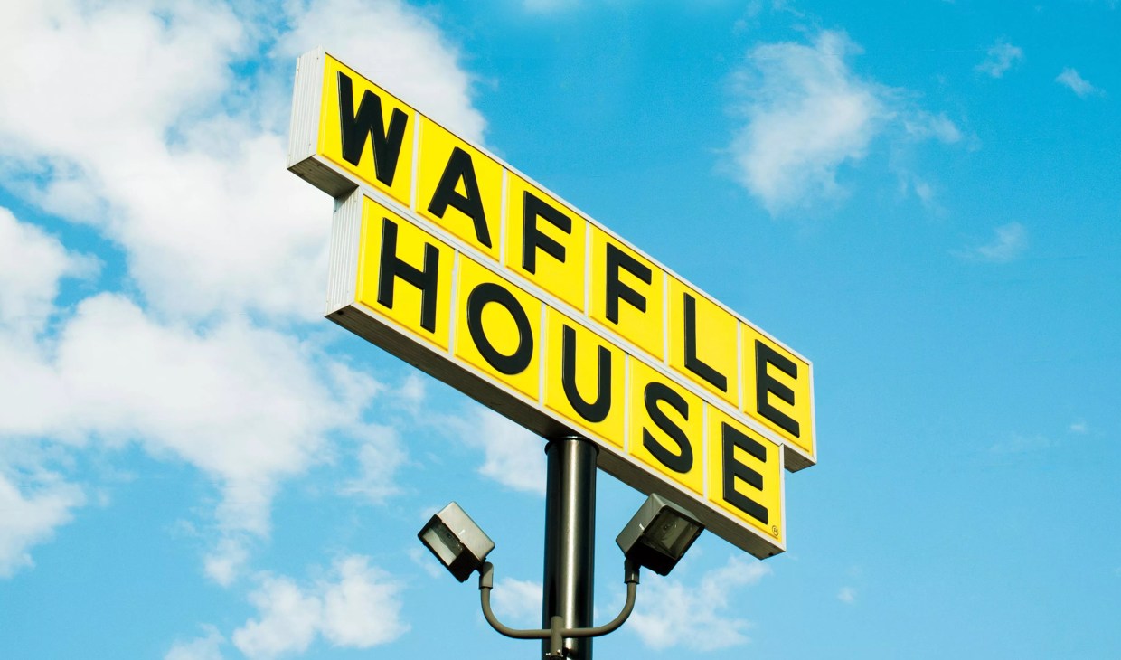 One Metro Area Waffle House Is Taking Valentine’s Day Reservations