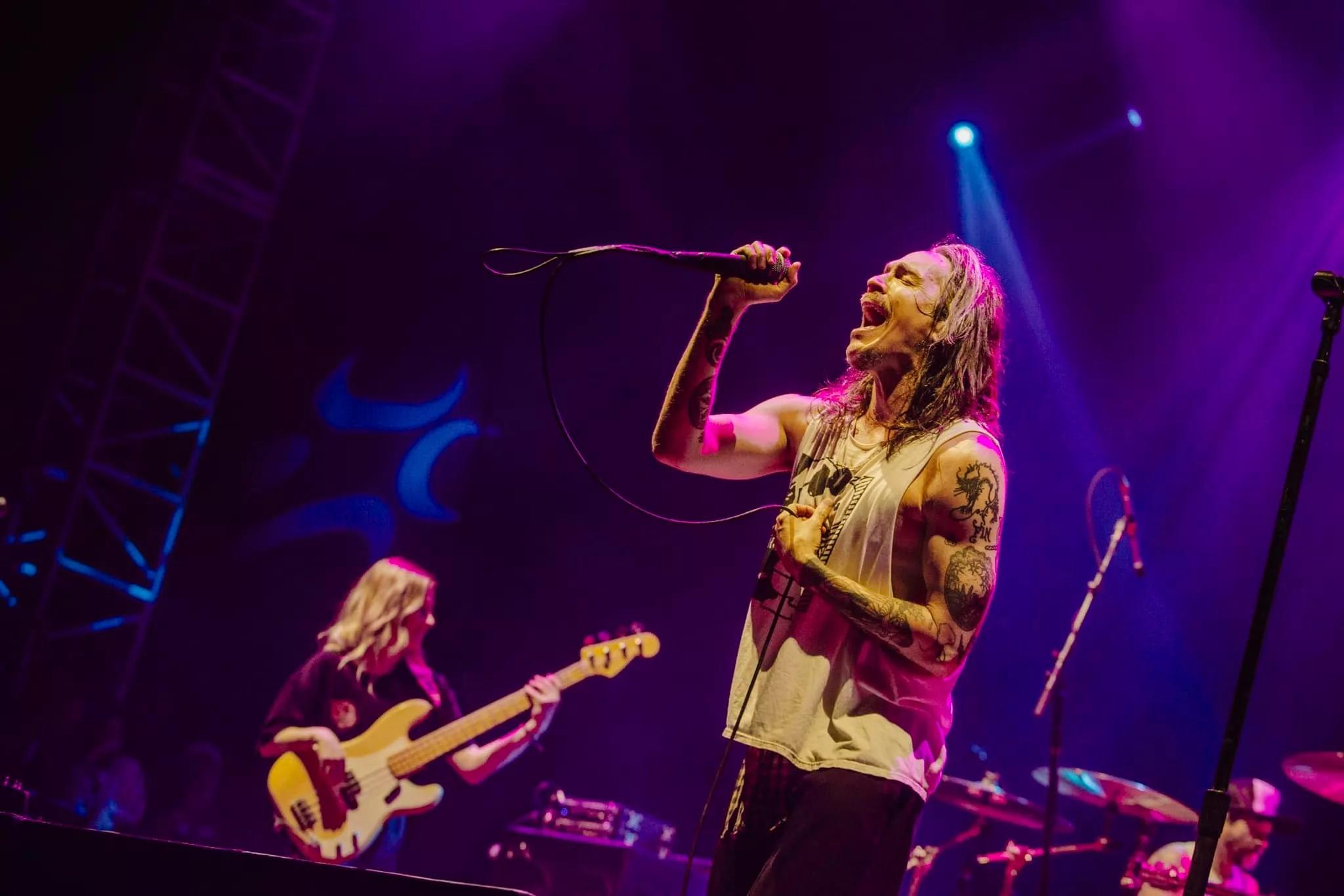incubus on stage